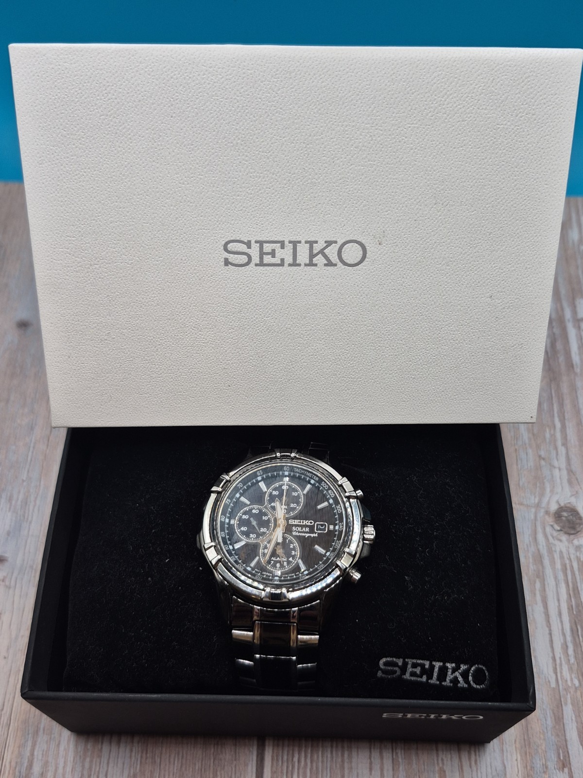 Seiko Solar Chronograph Mens Watch 45mm Black Dial V172-0AJ0 Missing Links Sz6.5