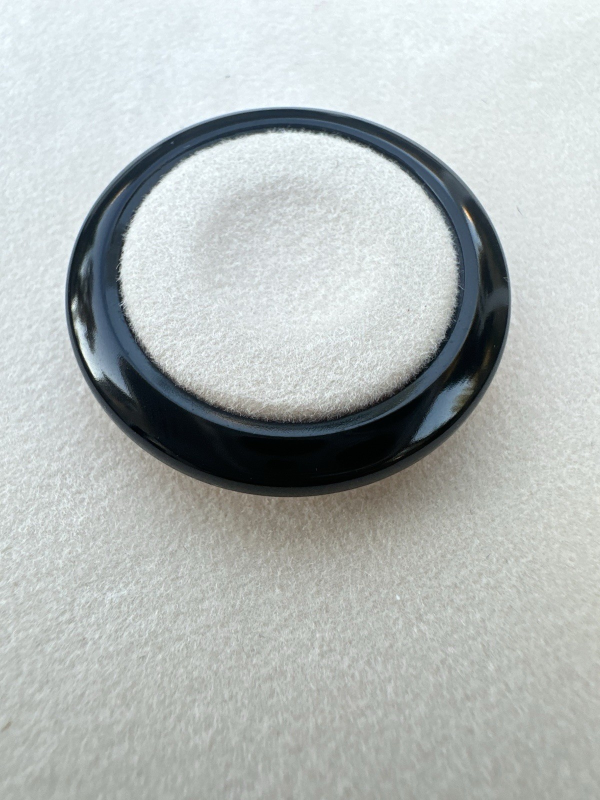 Gucci Metallic Bezel Color BLACK Authentic 1100–11/12–11/12.2 Watch, New