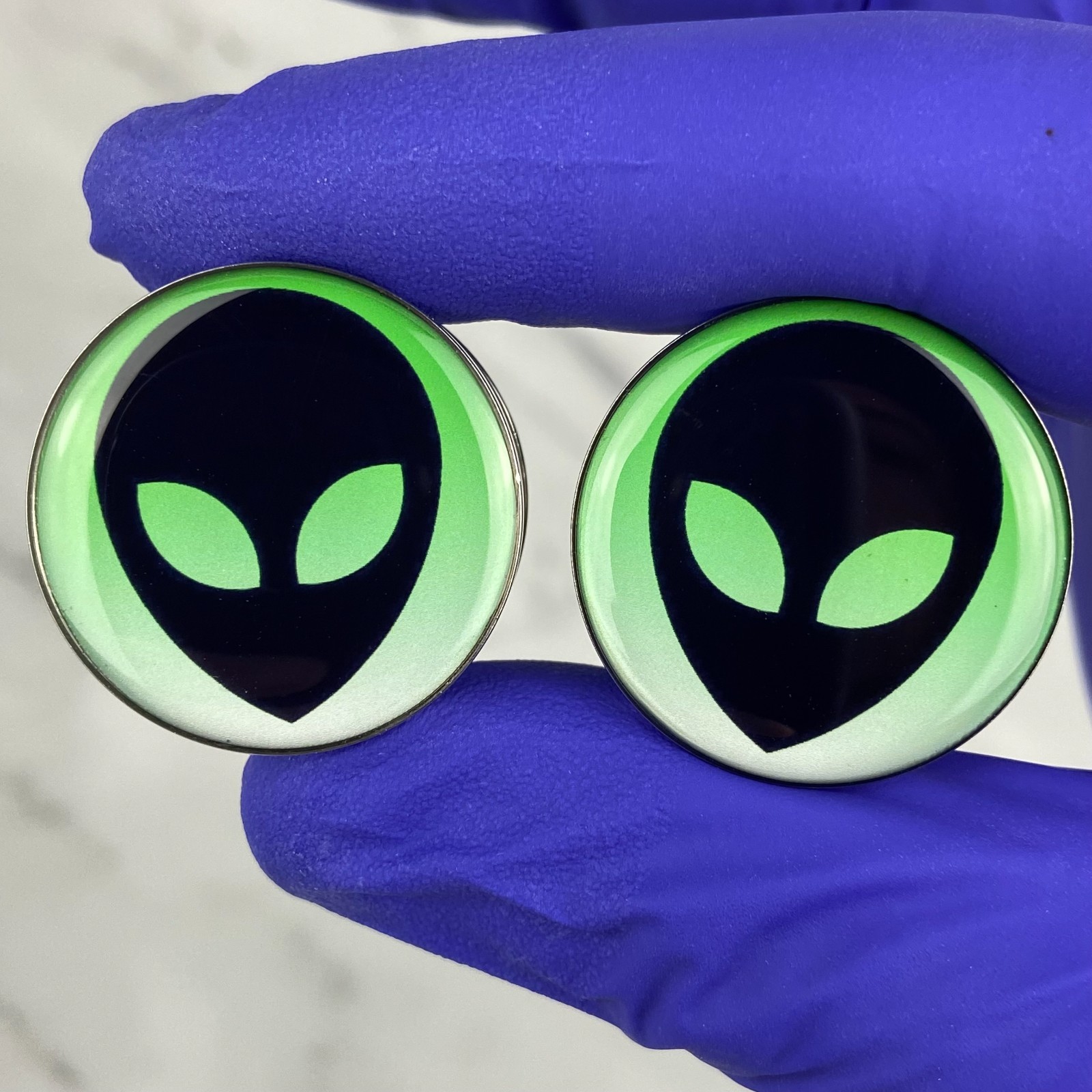 Pair of Screw on Alien Style 2 Picture Plugs gauges 16g to 1 inch