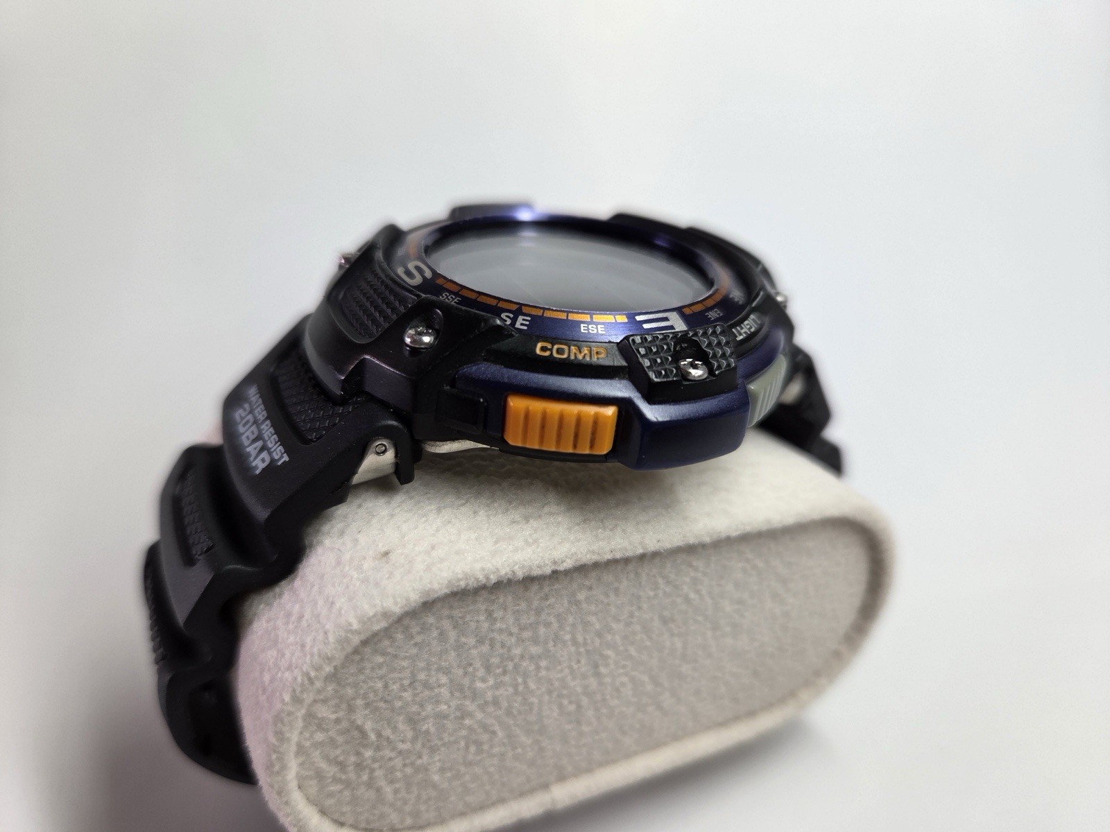 Casio SGW100 Twin Sensor Negative Display Compass Thermometer New Battery