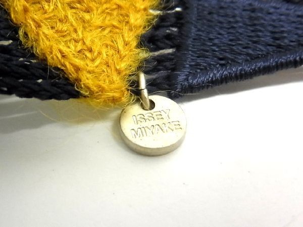 ISSEY MIYAKE Acrylic 60% X Mohair 40% Necklace Yellow x Navy AP6705
