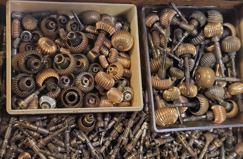 Cigar box of American Pocket watch stems, crowns, sleeves 1,000’s of pieces #2