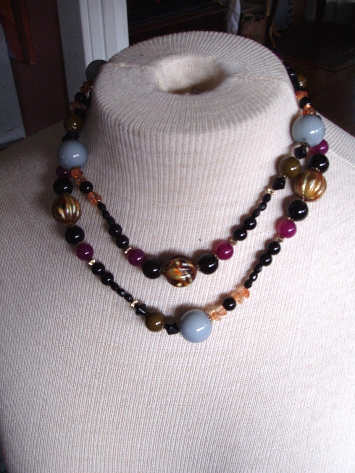 Vintage Necklace LUCITE multi color black purple gray green Plastic beads 40″