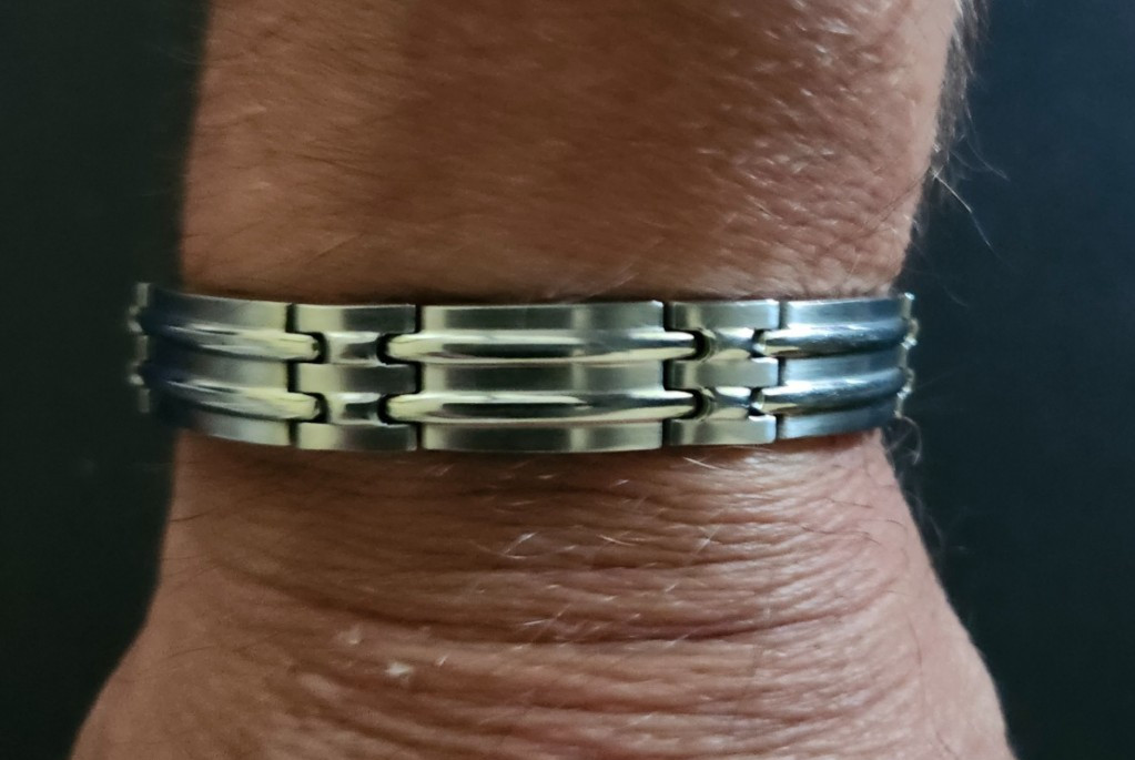 Men’s Stainless Steel Bracelet – Fold-Over Clasp – Approx. 8″