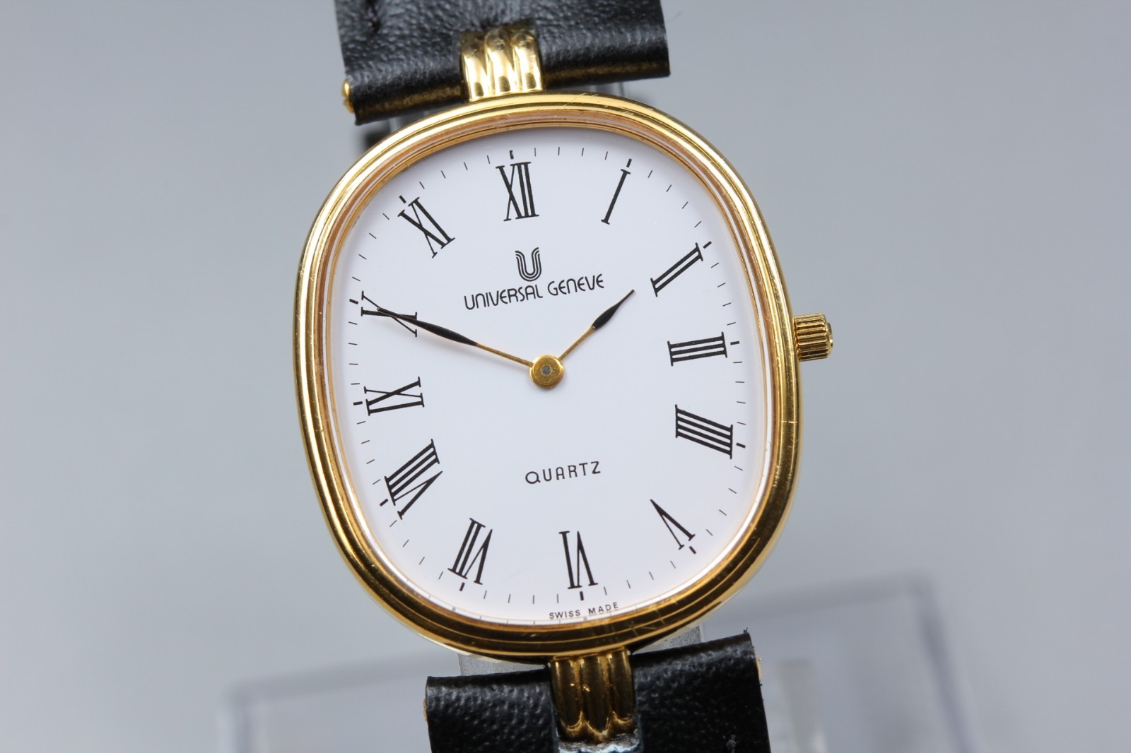 [N MINT] Vintage UNIVERSAL GENEVE 533.112 Gold Roman Oval Quartz Mens 27mm Watch