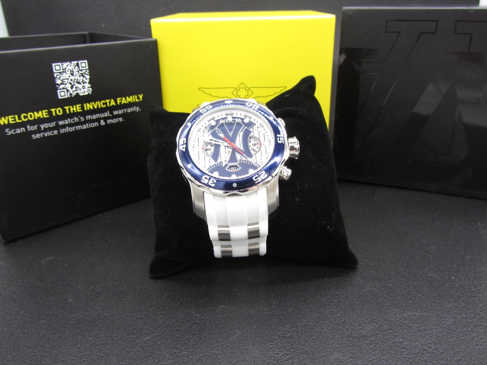 Invicta MLB New York Yankees Men’s 48mm Limited Blue Chrono Watch 49874 Clean!