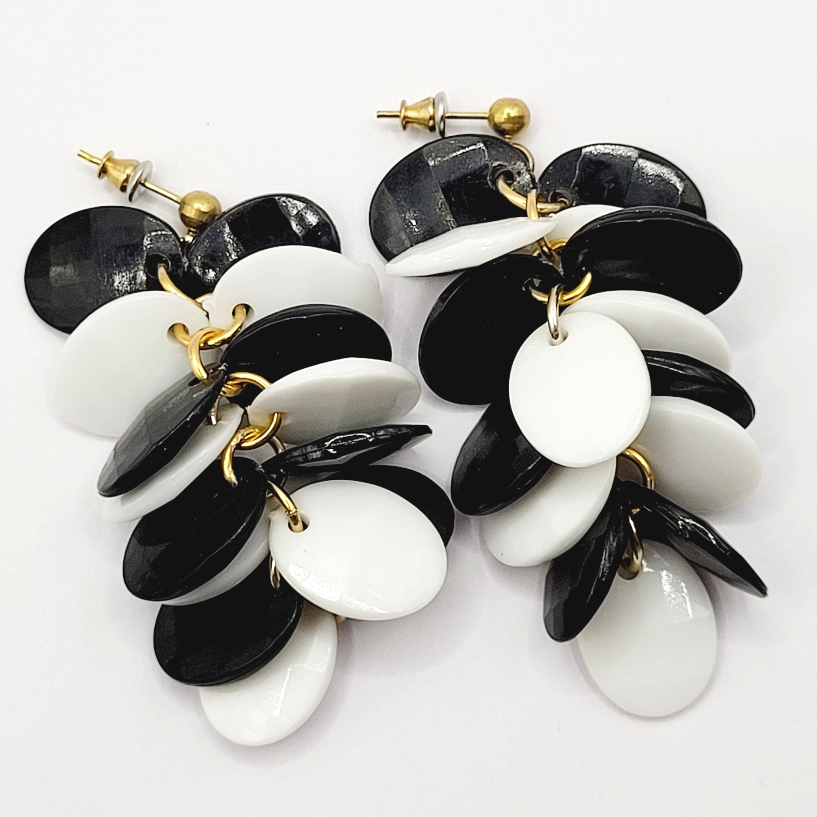 Black and White Flat Faceted Disc Dangle Long Cha Cha Style Vtg Pierced Earrings