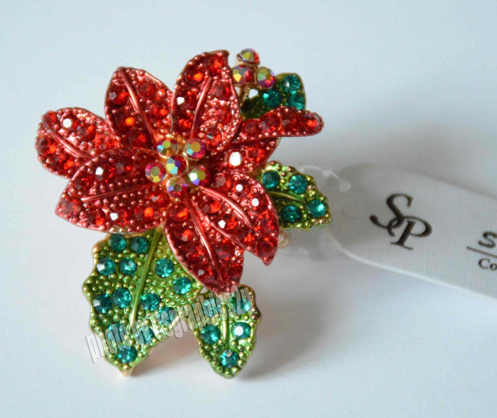 Red Poinsettia Ring / Red & Green Crystals / Gold-tone Stretch Band / Christmas