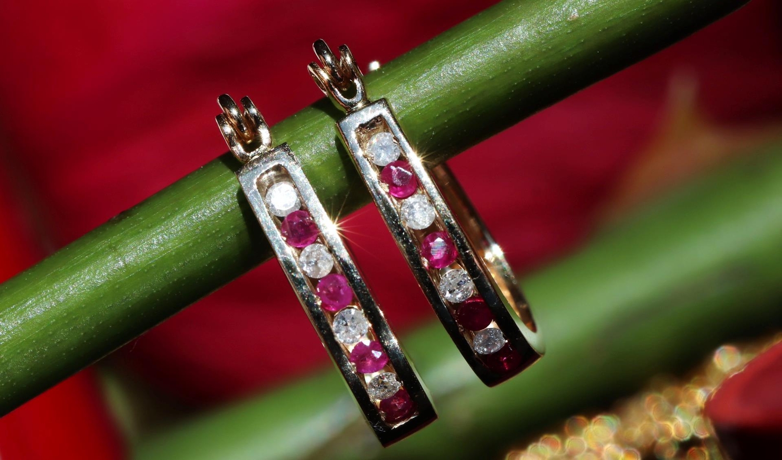 10k yellow gold earrings 0.27ct natural, treated ruby diamond hoop 2.20gr N3634