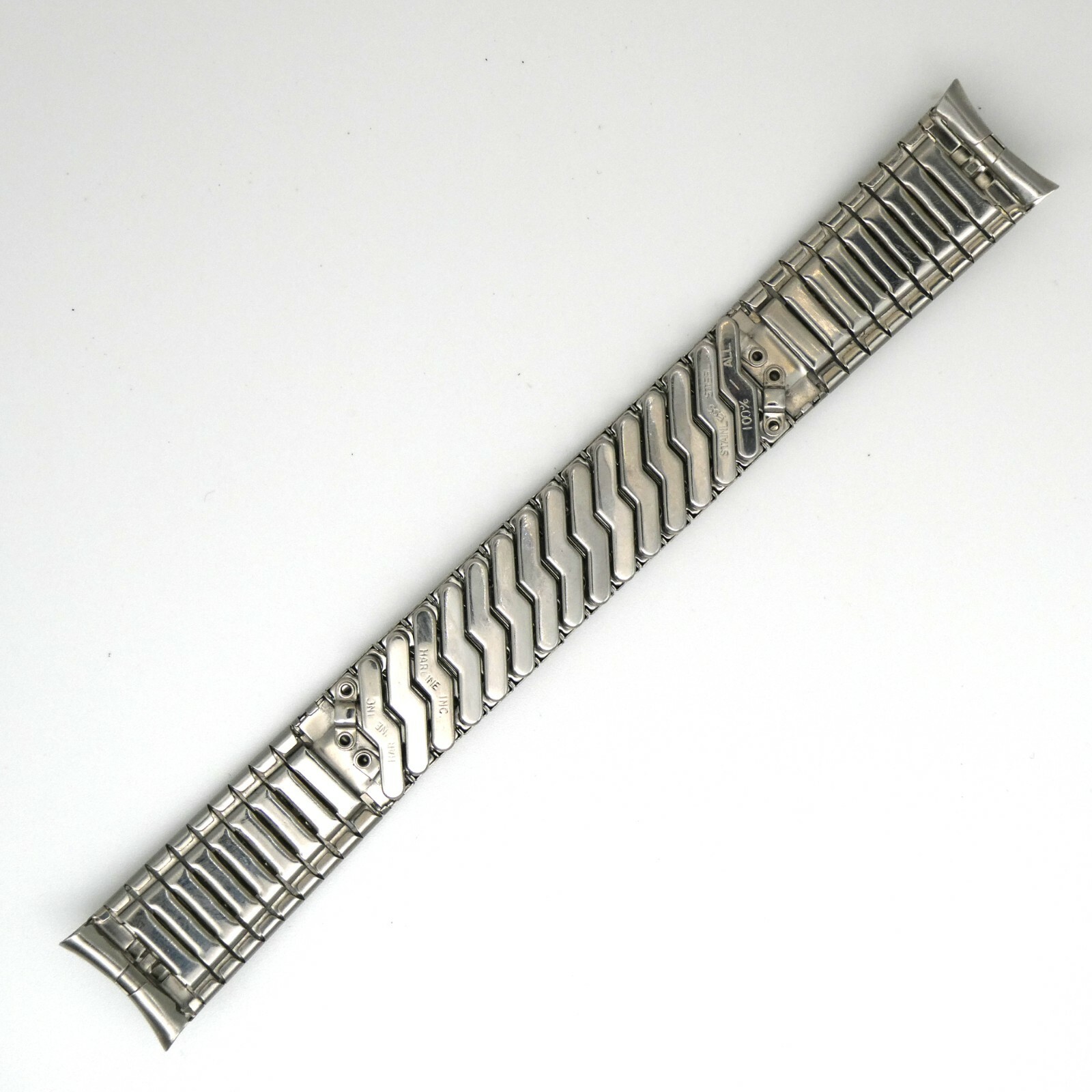 Vintage Harline 17.4 mm stainless steel wristwatch bracelet w/center expansion