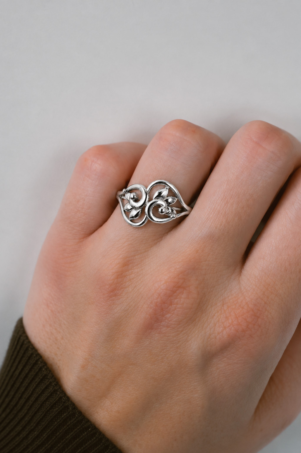 925 Sterling Silver Floral Ring Nature Inspired Leaf Vine Jewelry Gift
