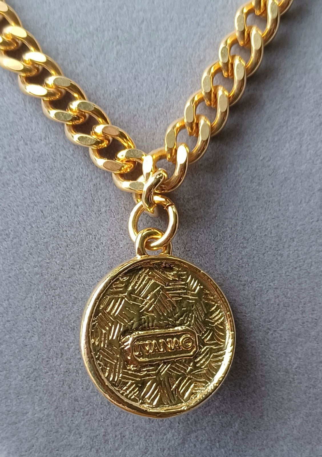 Vtg Ivana Trump Faux Pearl Pendant Cuban Link Goldplated Necklace