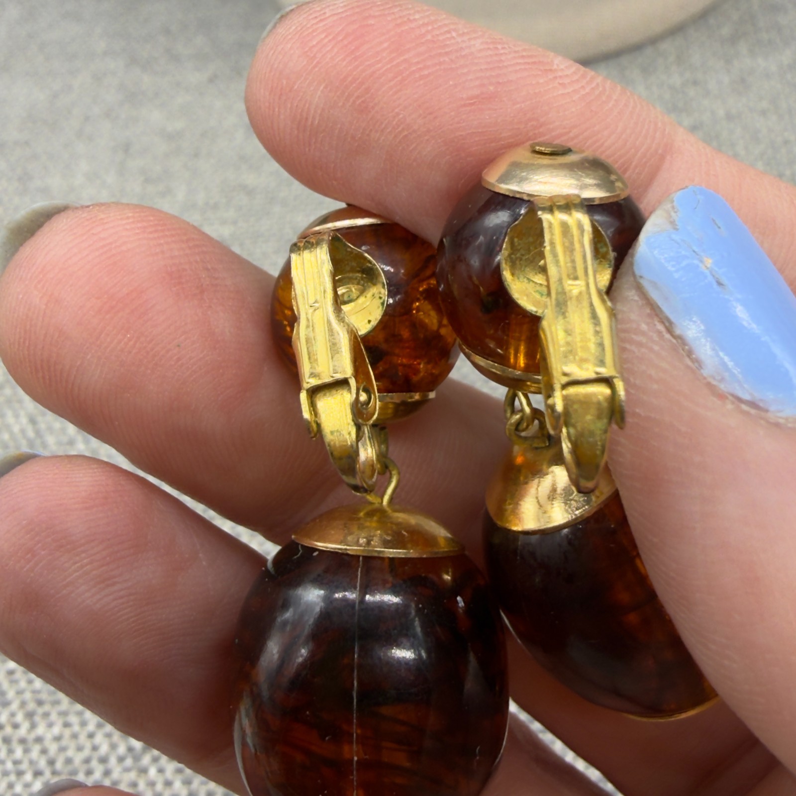 Vintage Lucite Necklace Earrings Jewelry Set Clip Ons Orange Brown Swirl Beaded