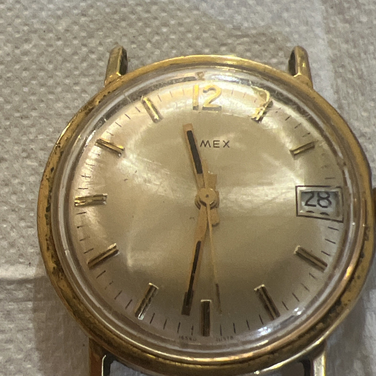 1978 VINTAGE TIMEX Men’s WRIST WATCH 16560 10578 34.6mm 19.2mm LUG Gold Tone