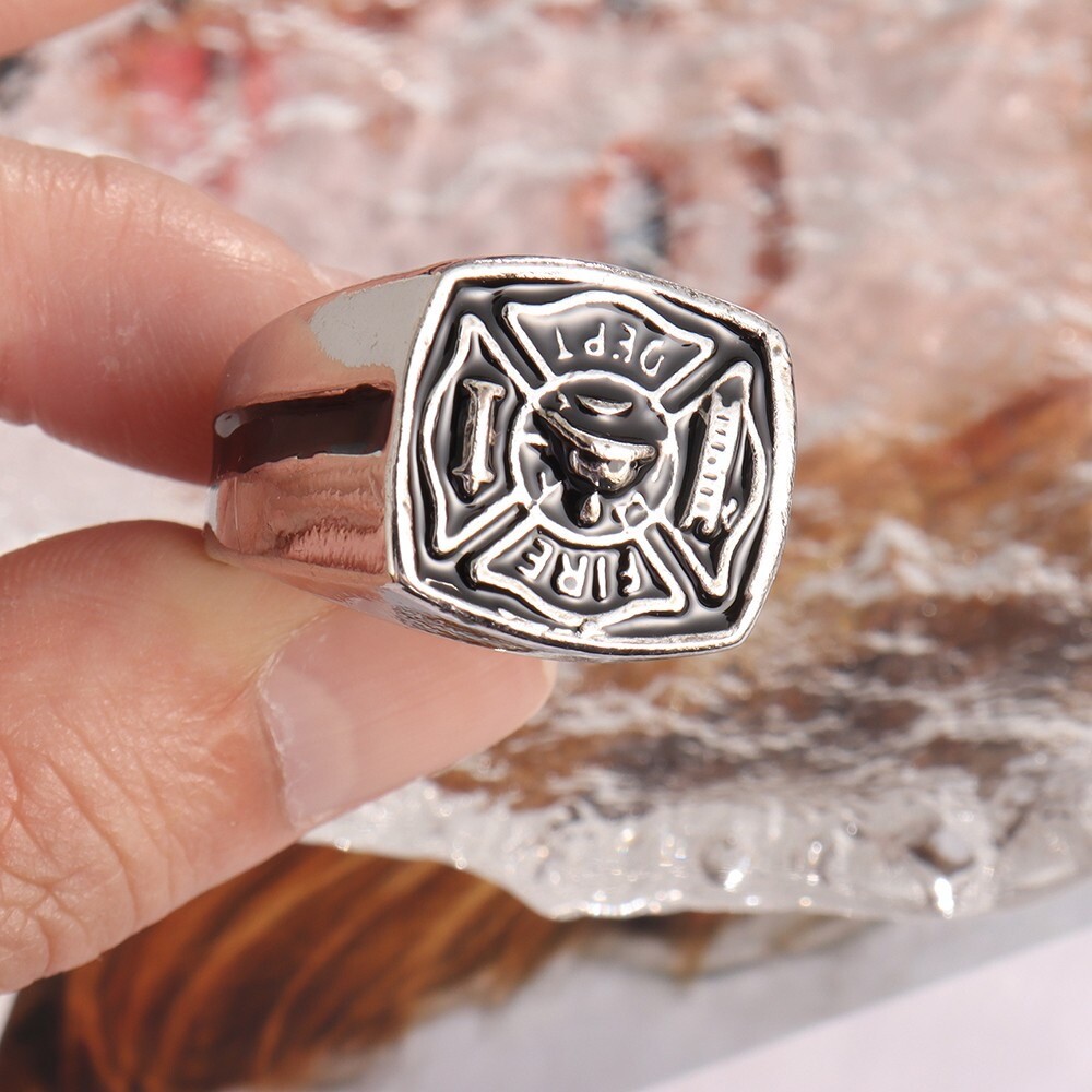 Men’s Personality Fire Polices Firelighter Trend Stainless Steel Rings Size 8-14