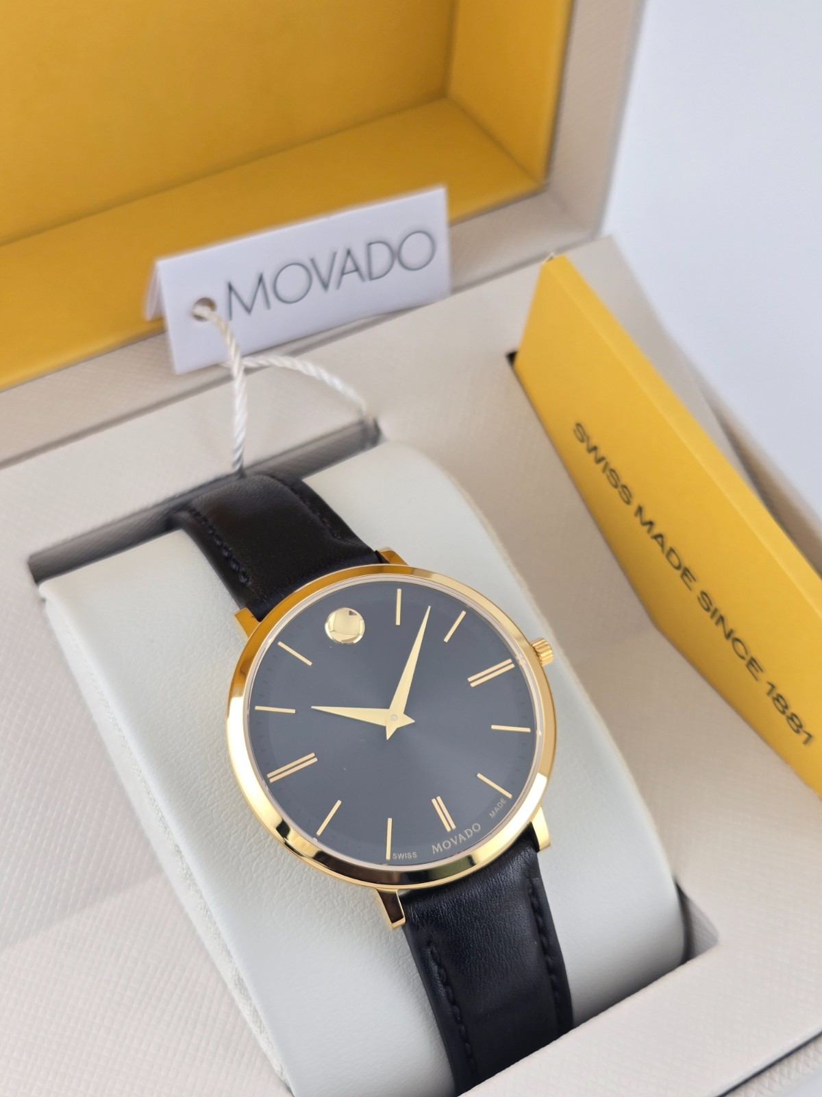 $795 MSRP | Movado Women’s Ultra Slim Black Dial Leather Strap Watch 0607091 NEW