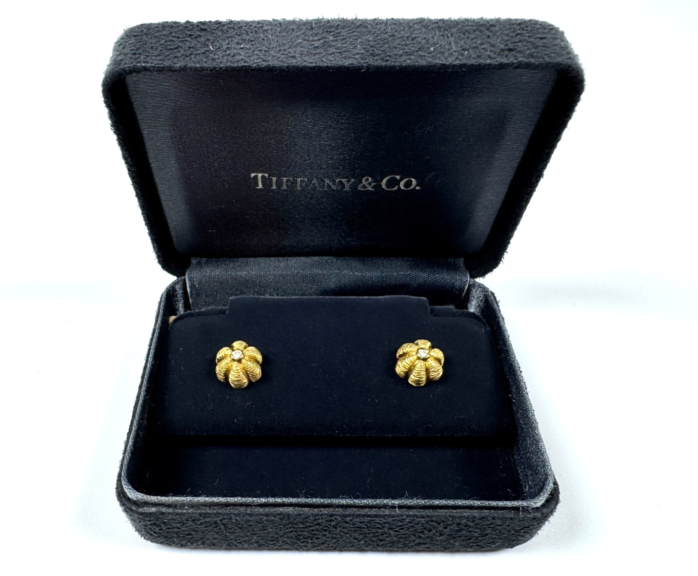Vintage Tiffany & Co Schlumberger Diamond 18k Yellow Gold Flower Stud Earrings
