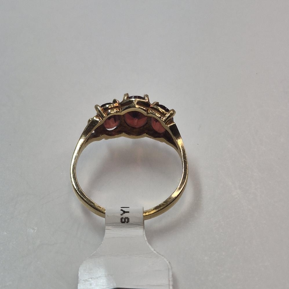 Gold Syn Almandine Garnet Stone Ring 3.30 C.T.W. 14KYG 2.3g Sz 5.75 (EL1129778)