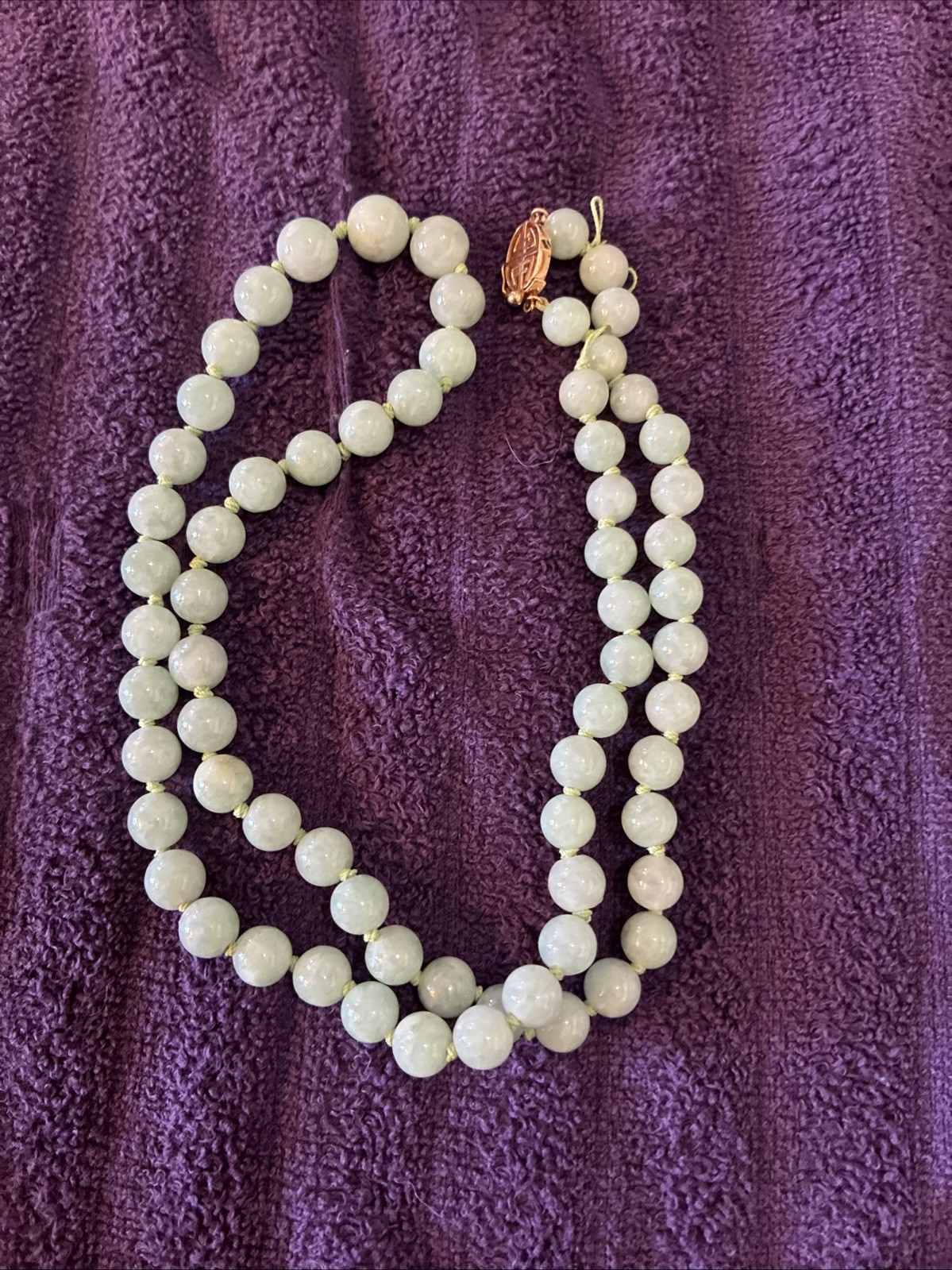 Vintage 24” Graduated Pale Green Jade Necklace 7.5mm-9.5mm – 14K Gold Clasp
