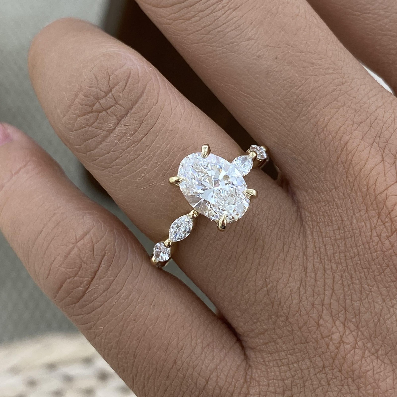 Engagement Ring Yellow Gold 2.8ct IGI Certified E/VVS2 Oval Lab Created Diamond