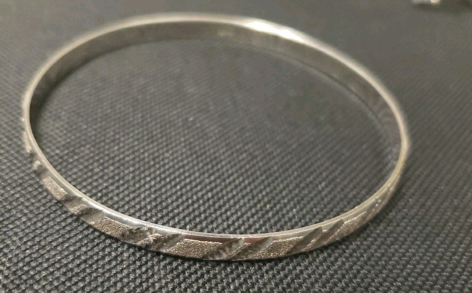 STERLING SILVER GOLD & SILVER COLOR BANGLE BRACELET SIZE 8.5