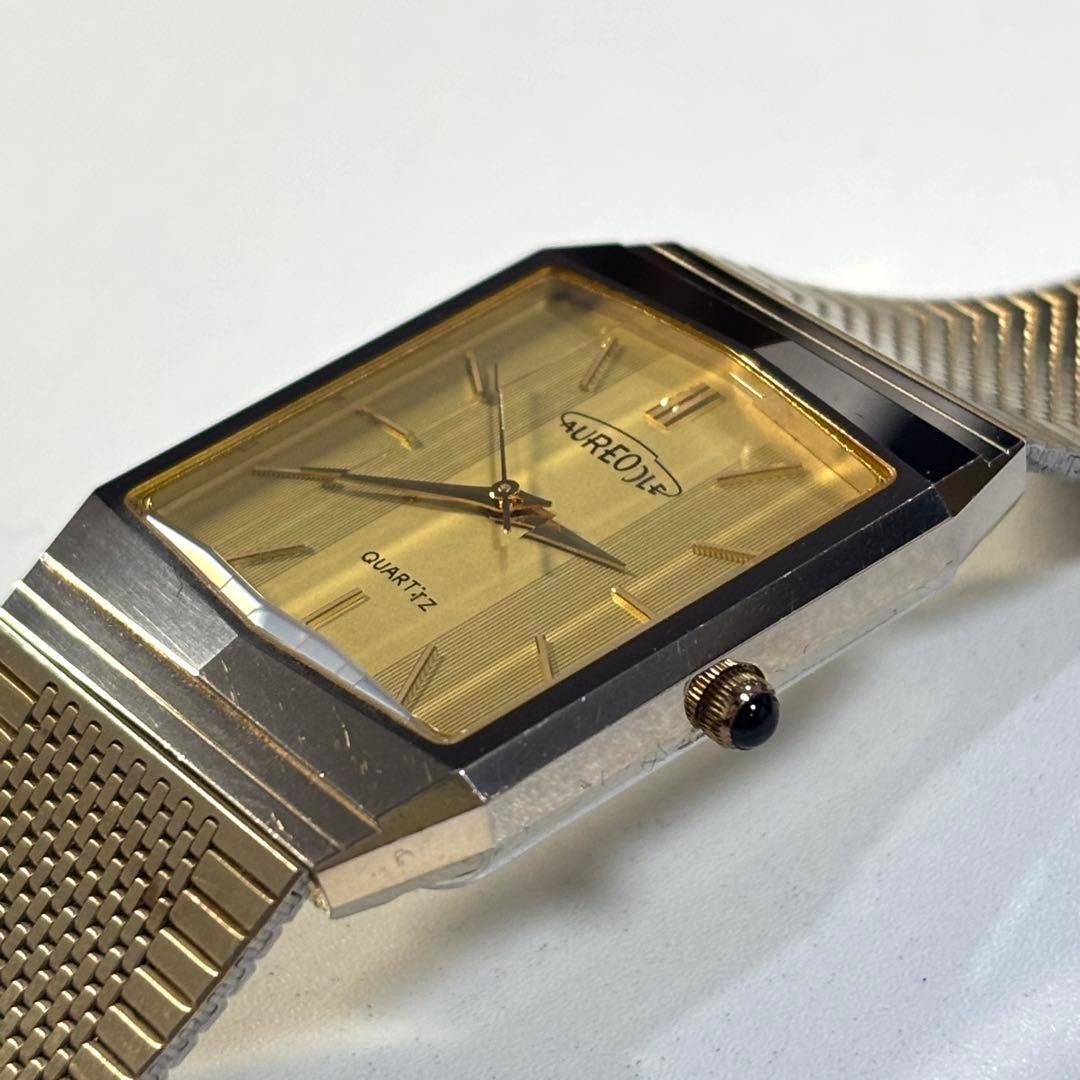 Aureole Quartz Gold Dial Wristwatch
