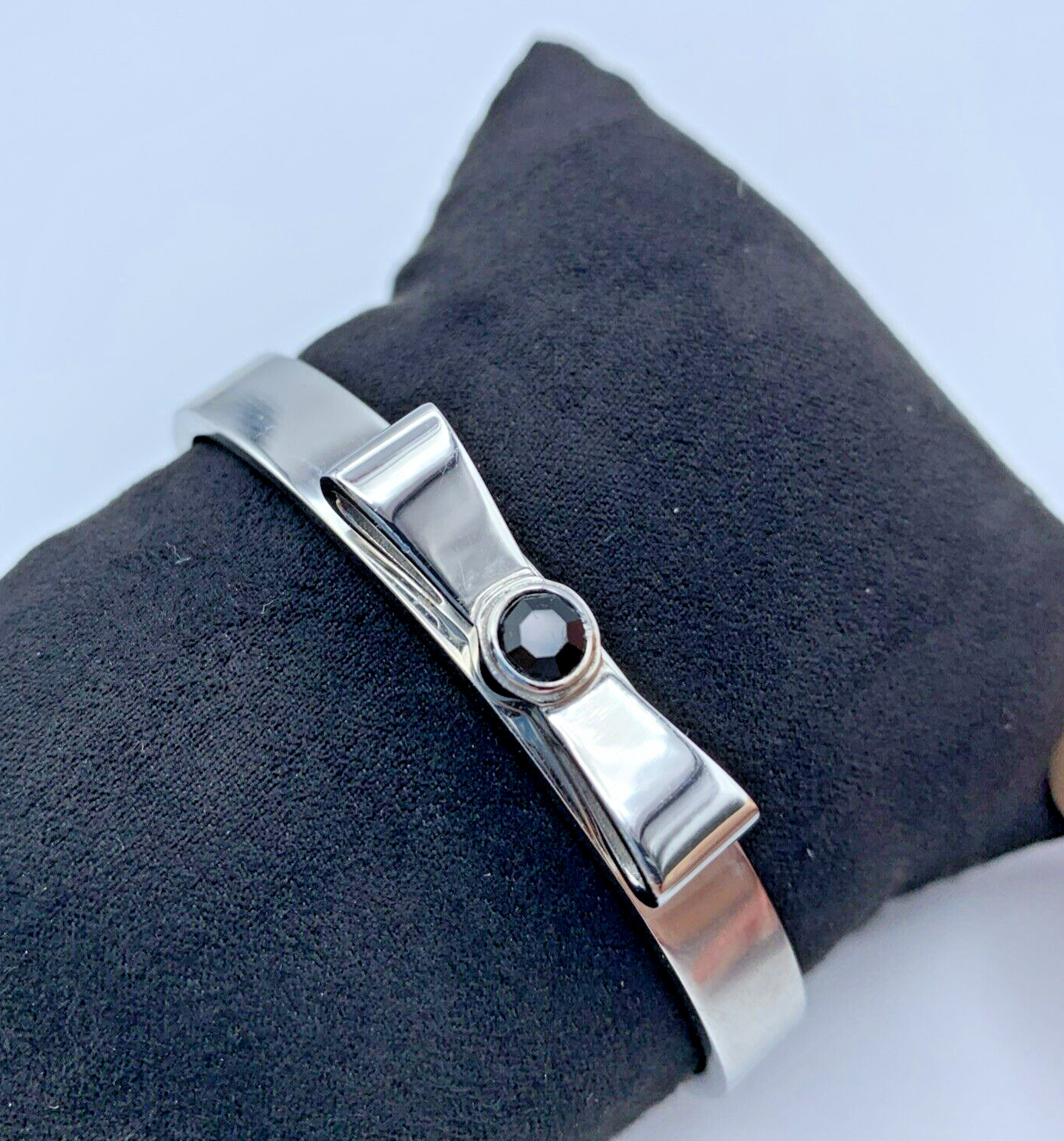 Rustic Cuff 7.25 in Cindy Silver Tone Hinged Bangle Bracelet w/ Bow Accent B4-23