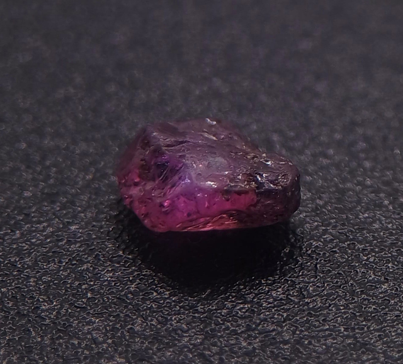 NATURAL AUSTRALIAN Rough Fancy Vivid Lavander Purple Sapphire 1.32ct Unheated G