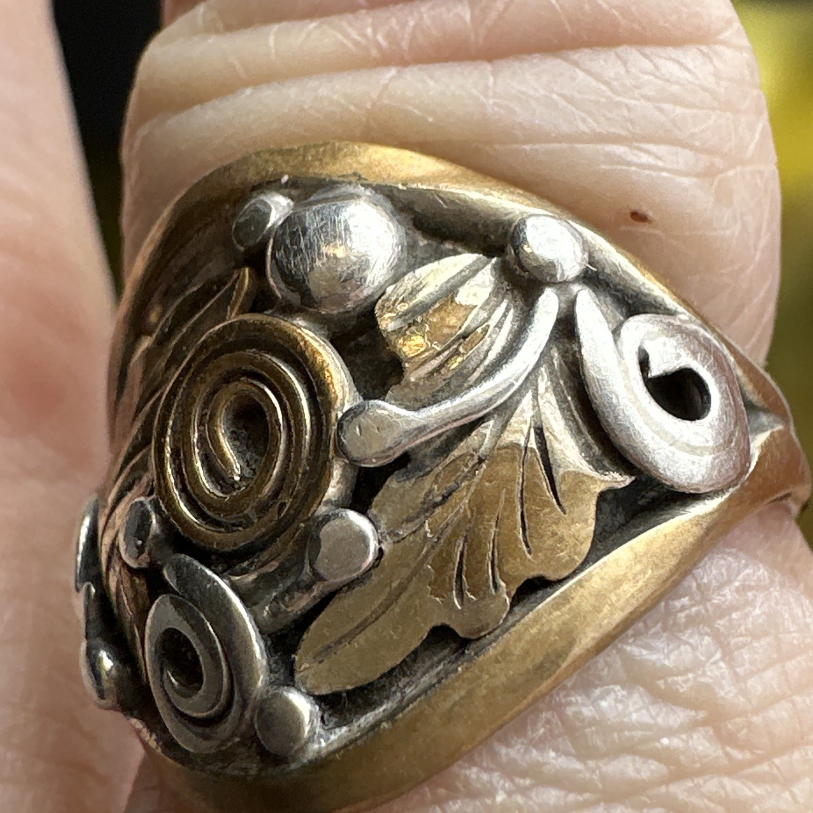 ML Gold And Silver Tone Sterling Silver Ring Size 7