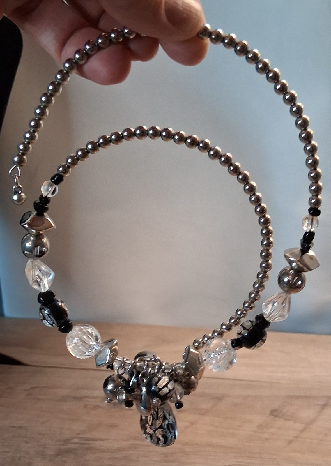 Silver Tone Ball/Bead Chain Necklace memory stretch Crystal Teardrop Charms