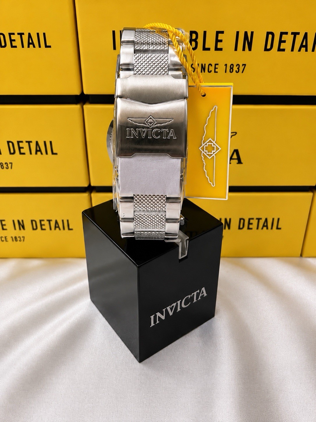Invicta Speedway Valor 48927 Men’s Quartz Stainless Steel Watch New w/ Tag