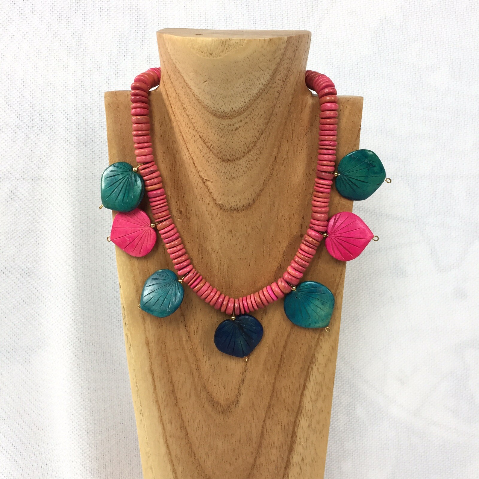 Vtg Tropical Wood Paradise Pink Leaf Necklace Womens Chunky Choker Necklace
