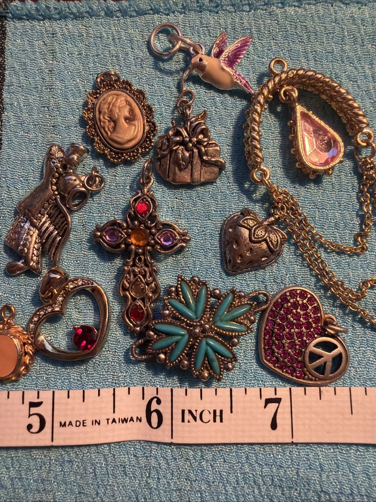VINTAGE LOT OF 11 RHINESTONE AND ENAMEL PENDANTS AND PINS FROM ALL ERAS M