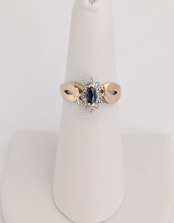 Sapphire & Diamond Ring 10K Gold 2.7 Grams Retail Price $1199 Make Me An Offer!