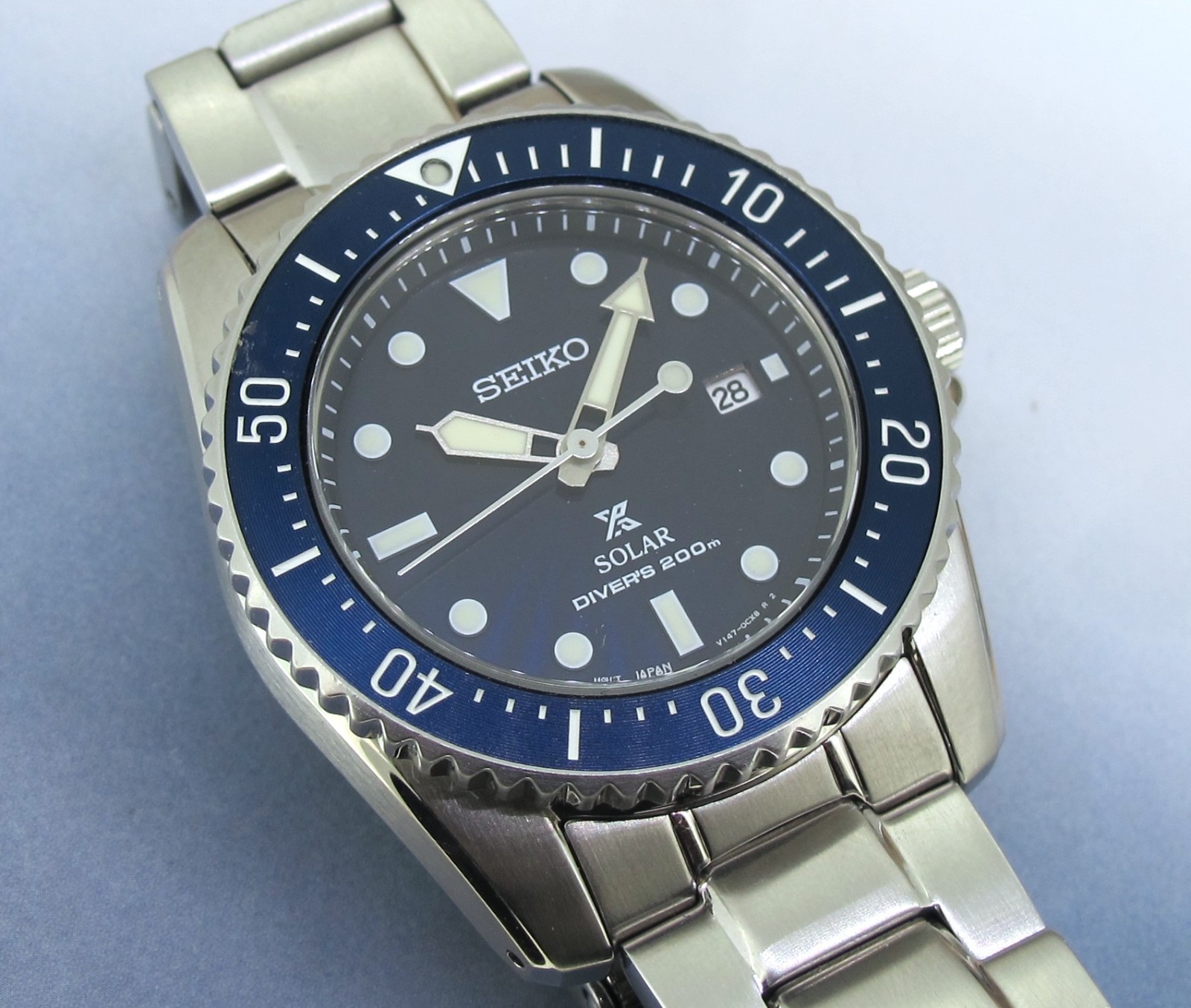 SEIKO Solar Diver`s 200M V147-0CS0 Stainless Steel Quartz Wristwatch 39MM