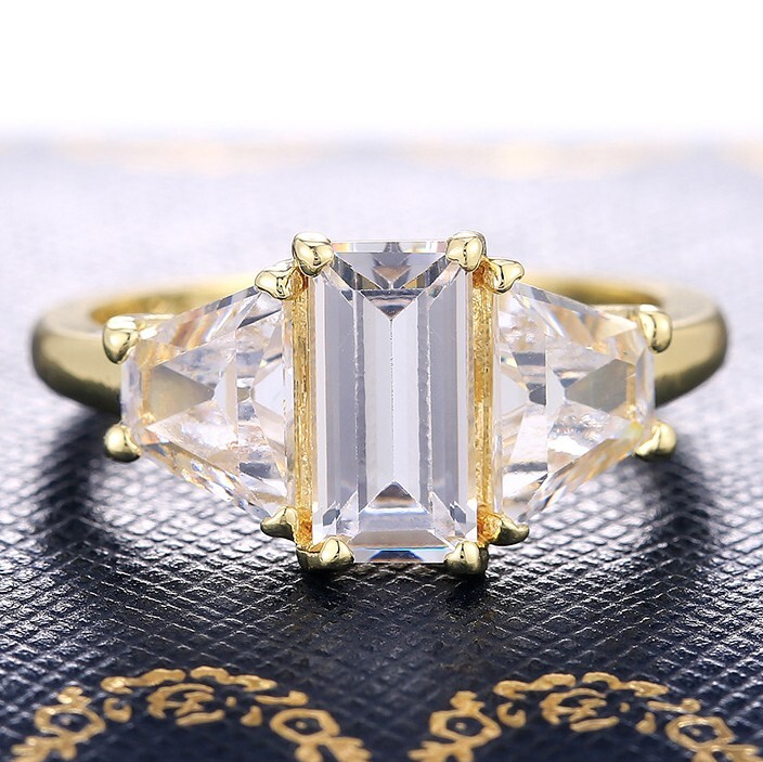 2 CT Simulated Diamond Pretty Ring 14K Gold Plated Fancy Ring For Valentine Gift