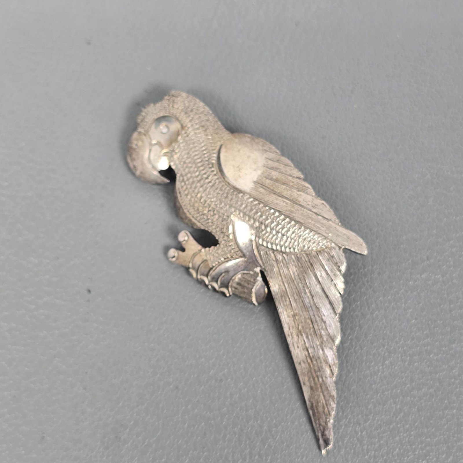 Vintage Hecno En Mexico Alpaca Silver Parrot Animal Bird Textured Pin Brooch