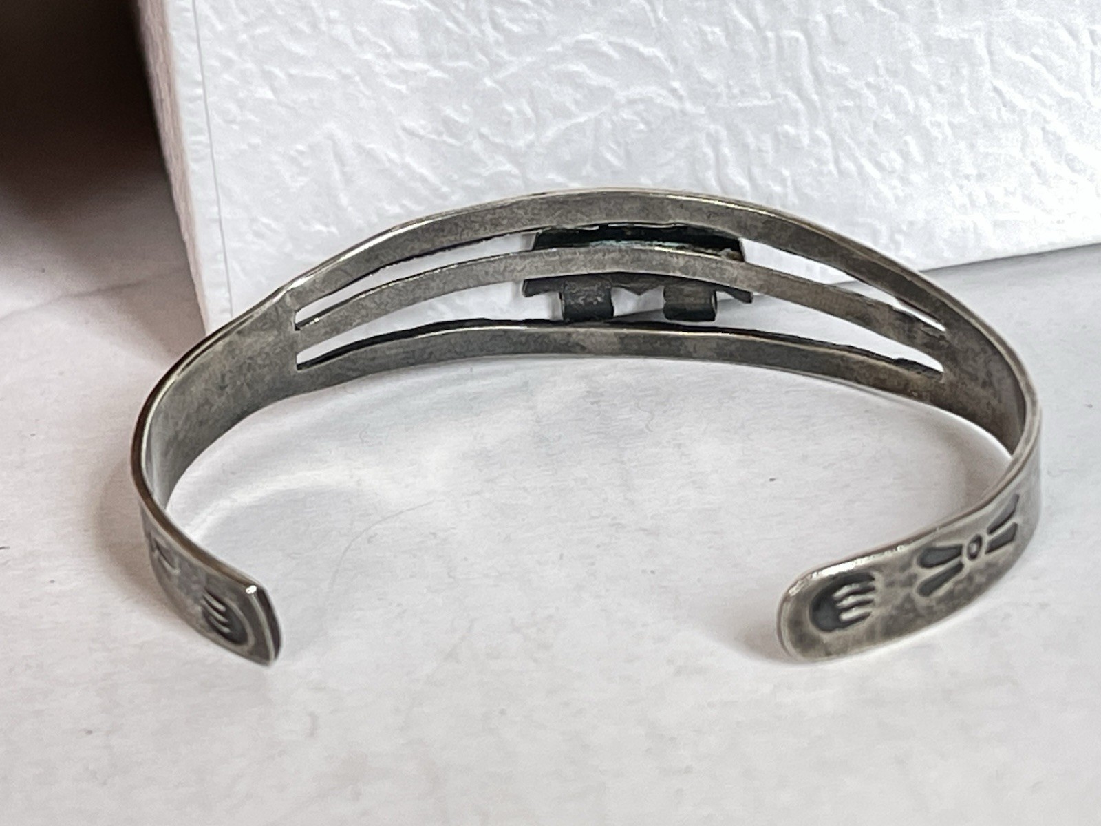 FRED HARVEY ERA Navajo THUNDERBIRD Sterling silver Cuff Bracelet Southwest Small