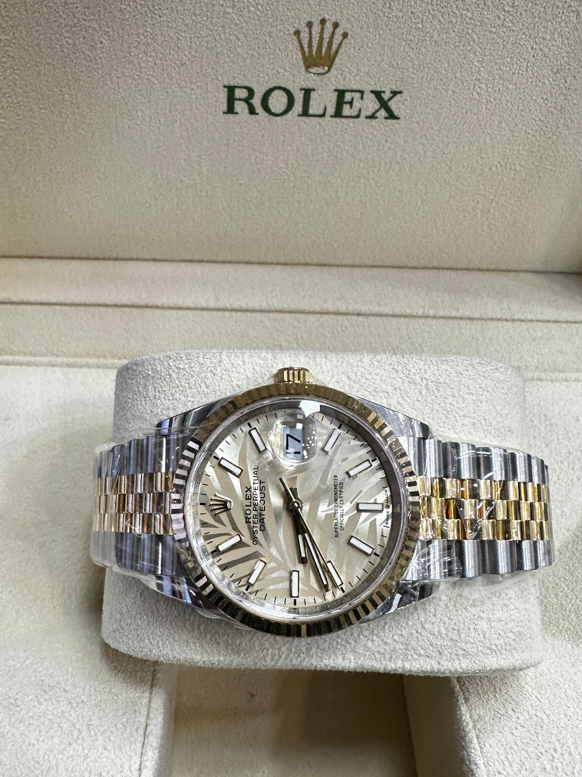 2023 | Rolex Datejust 36 | 126233 | Palm Dial | Jubilee | Fluted | Box & Papers.