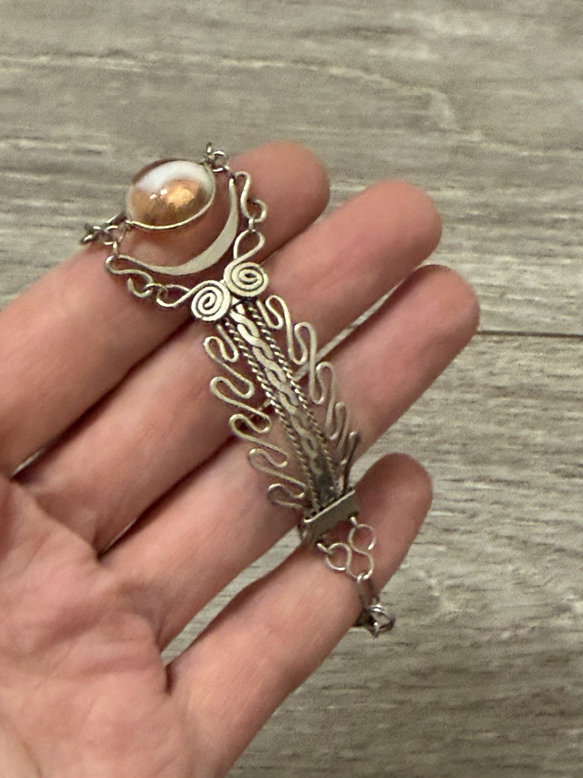 Silver Tone Wire Wrap Cable Chain Bracelet Round Brown & White Stone, 7in