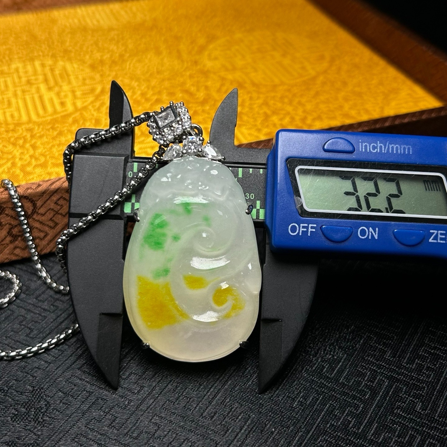 Nature inlay ice white Burmese Jade Jadeite Carved Ruyi lucky Pendant&Necklaces