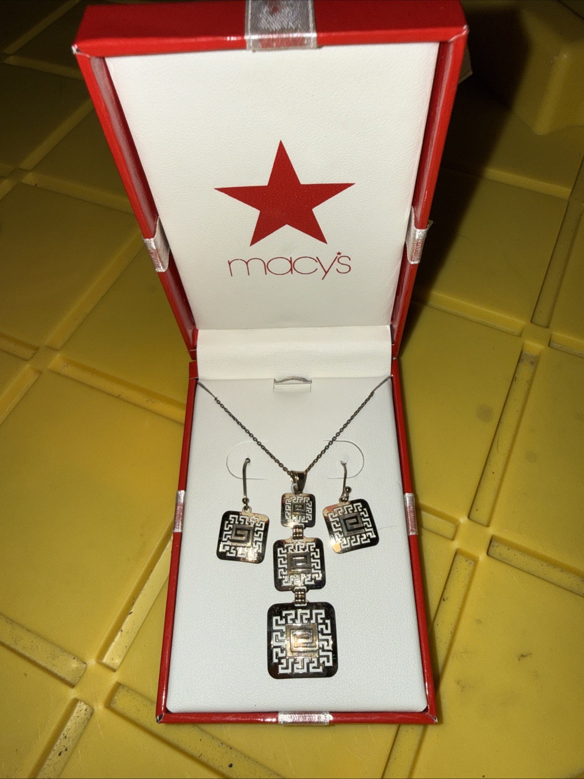 NWT Macy’s Fine Bonded Gold&Sterling Silver Greek Key Set 18”Chain $360 original