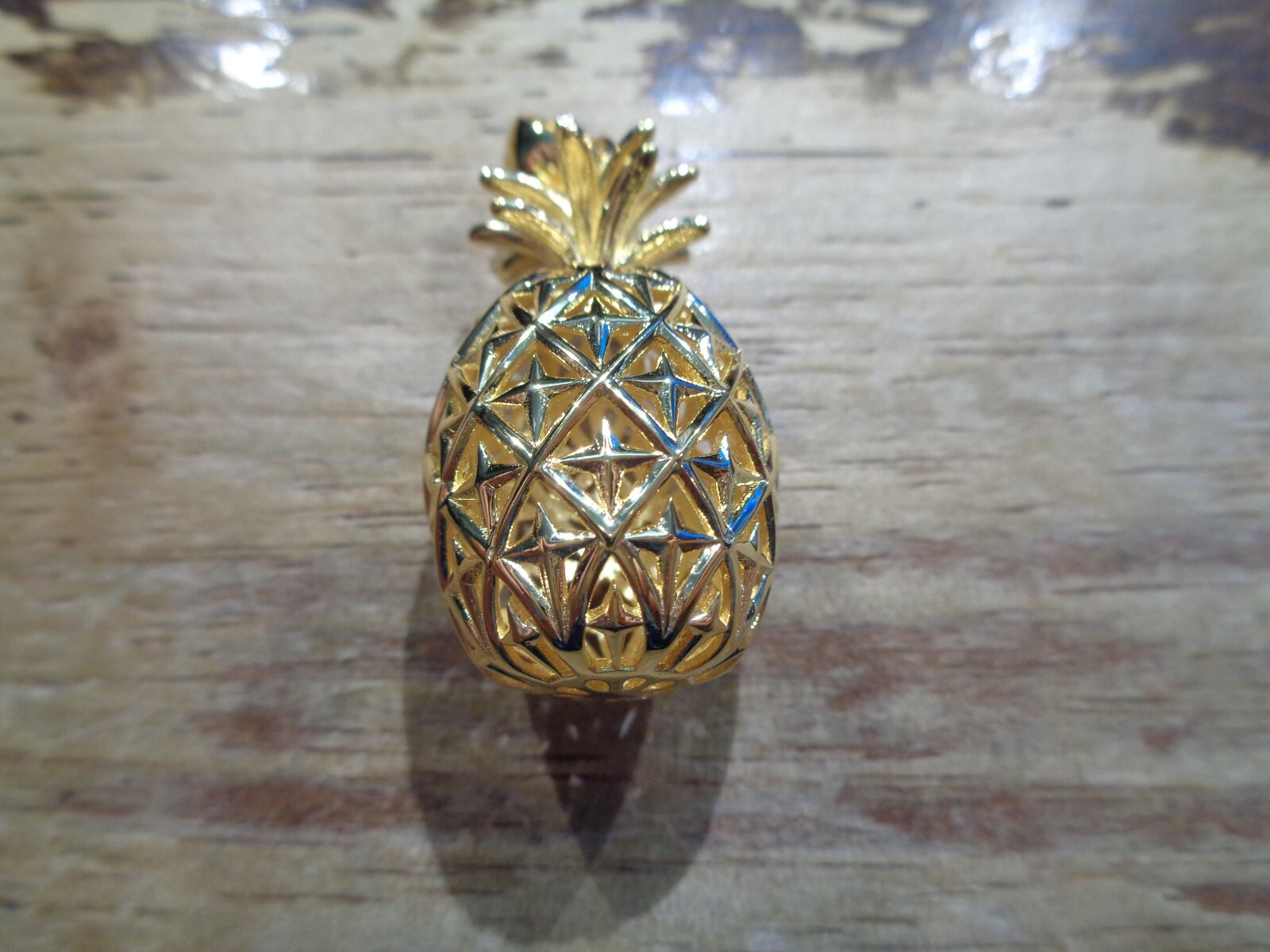 22.5MM HEAVY YG-PLATED 925 SILVER EXTRA-EXTRA LARGE HAWAIIAN PINEAPPLE PENDANT