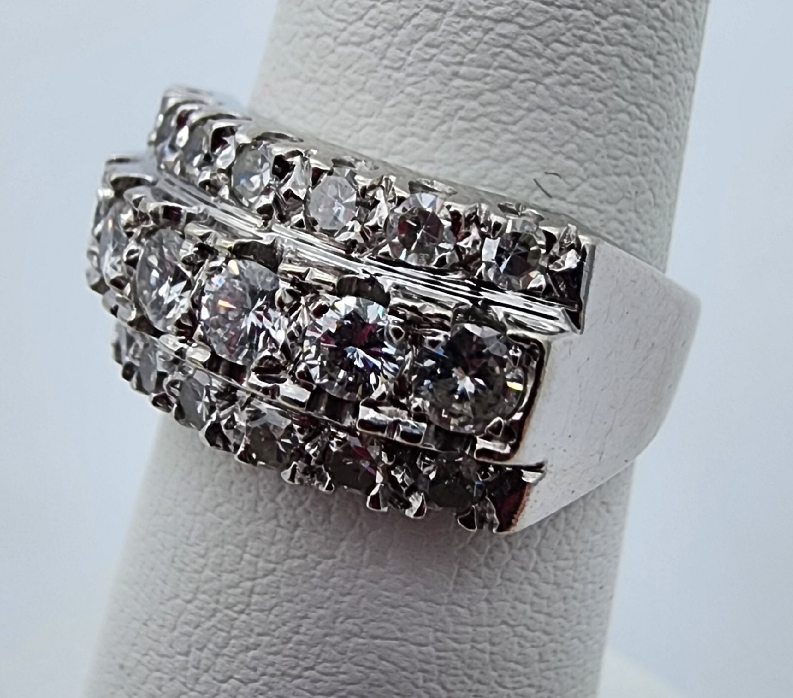 14k .585 White Gold Diamond 1.04 ctw 3 Row Ring Sz 5.25 Ring Au 2357
