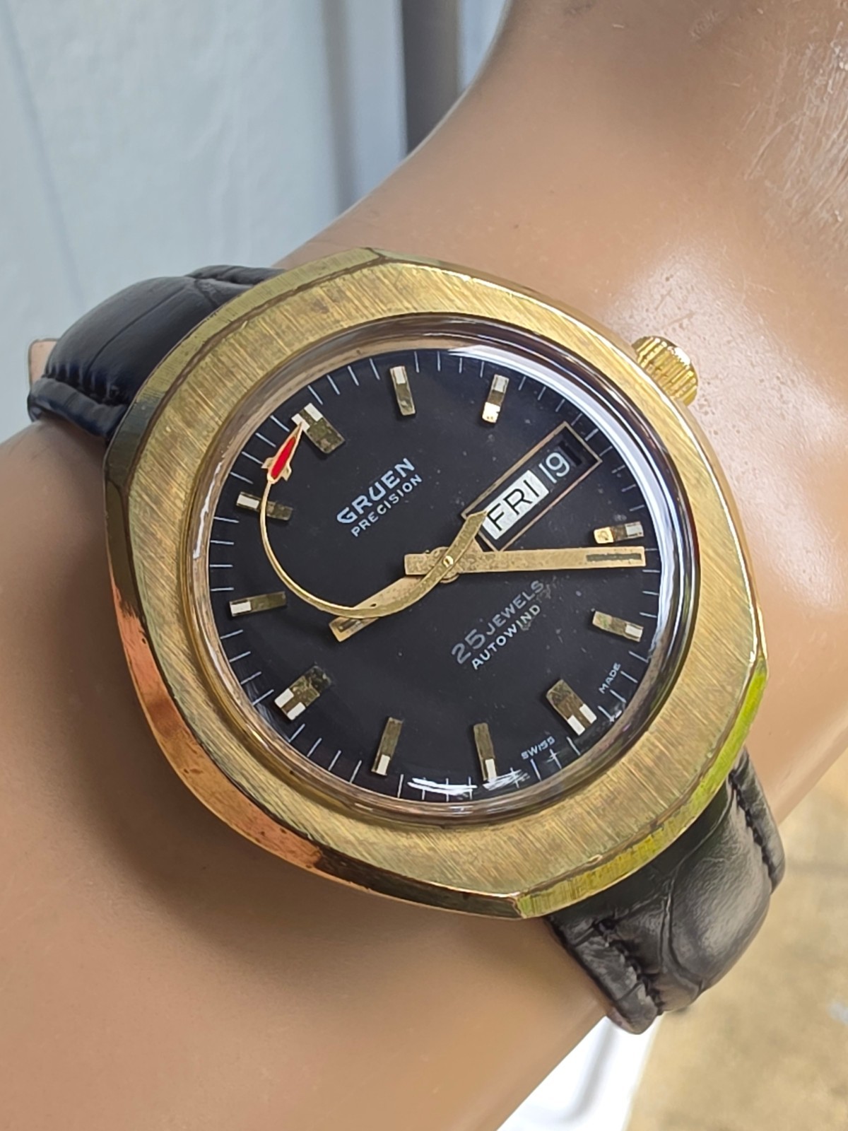 Vintage GRUEN men’s automatic watch 40mm Rocket second hand swiss made 1970s