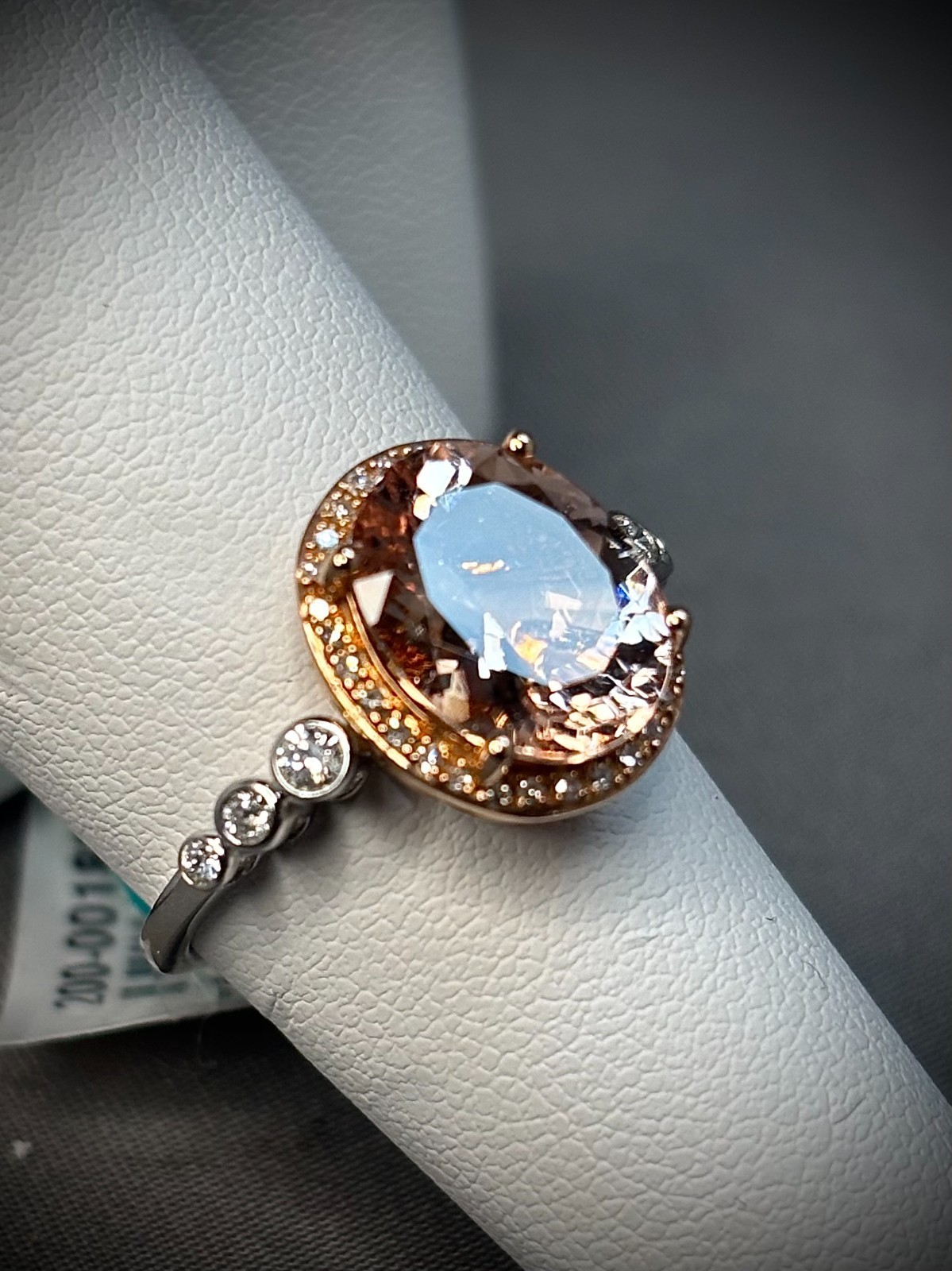 Effy 14K Gold Morganite Diamond Ring 3.20CT Morganite .27CTW Diamond SIZE 7
