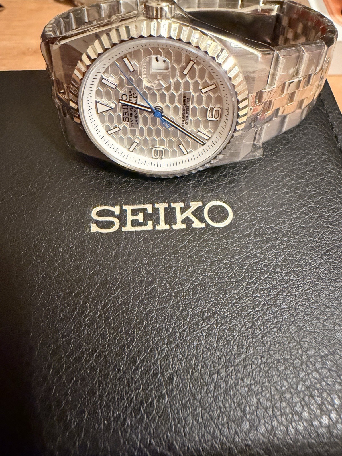 Seiko Mod Land-Dweller Automatic 40mm Silver Honeycomb Dial Date Steel Bracelet
