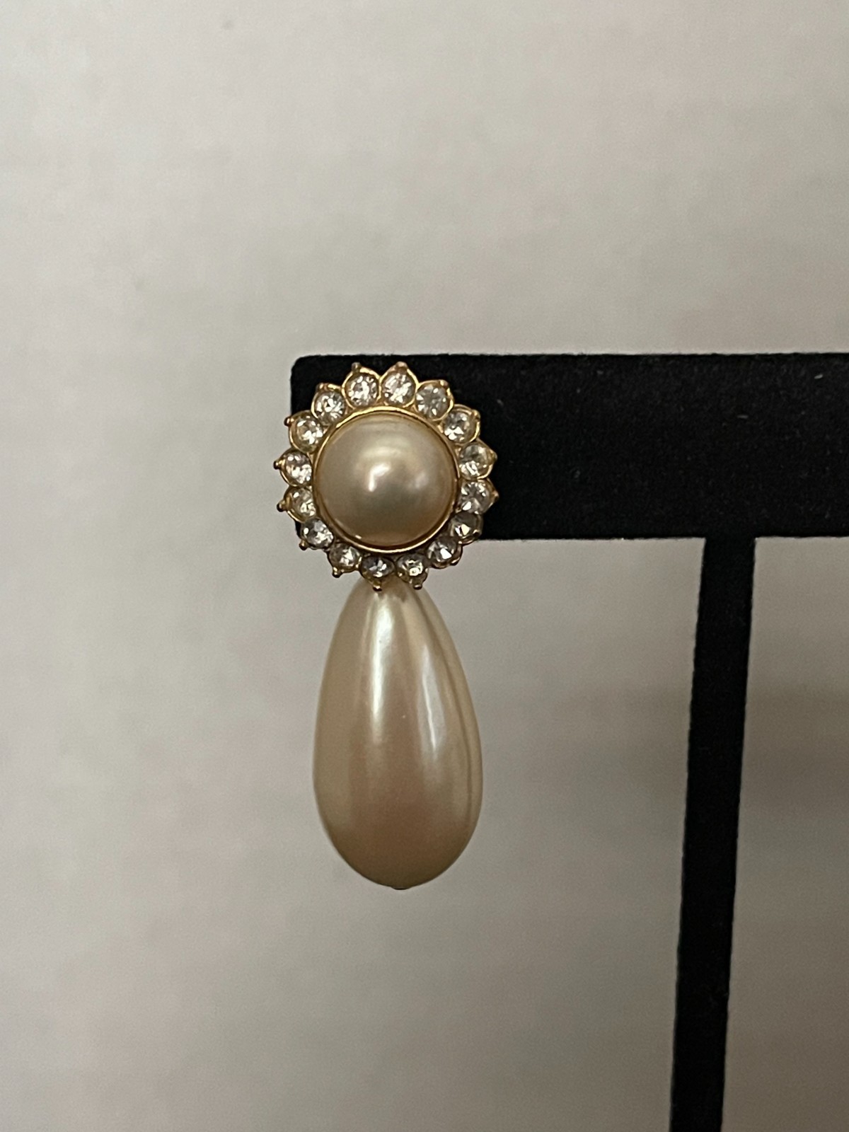Faux Pearl Cream Champagne Earrings Pierced Dangle Rhinestones Gold Tone 1.5″