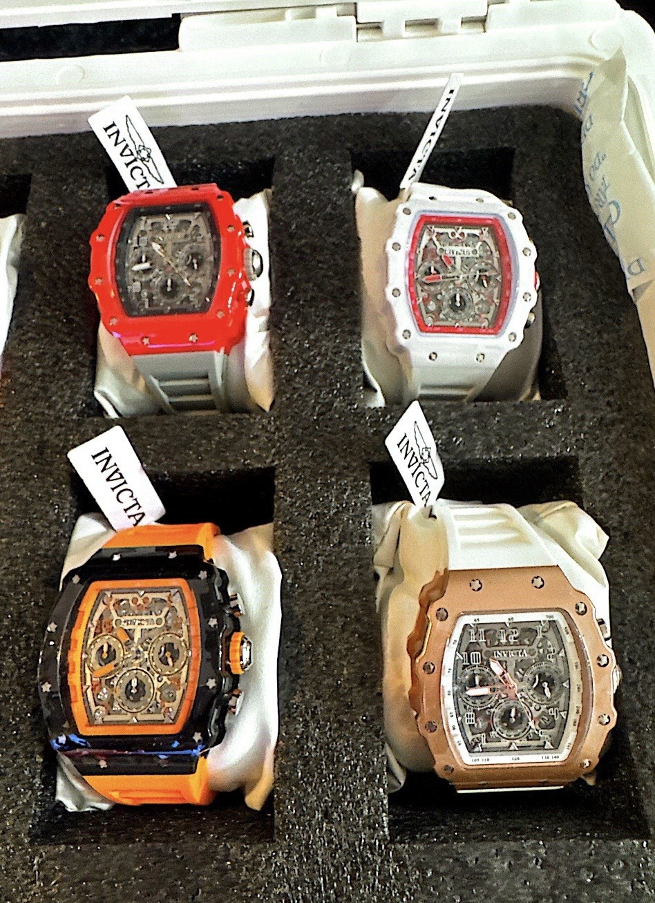 Invicta Unisex Adults Watch Mixed Lot of 8 w/ Hard Case & Boxes.
