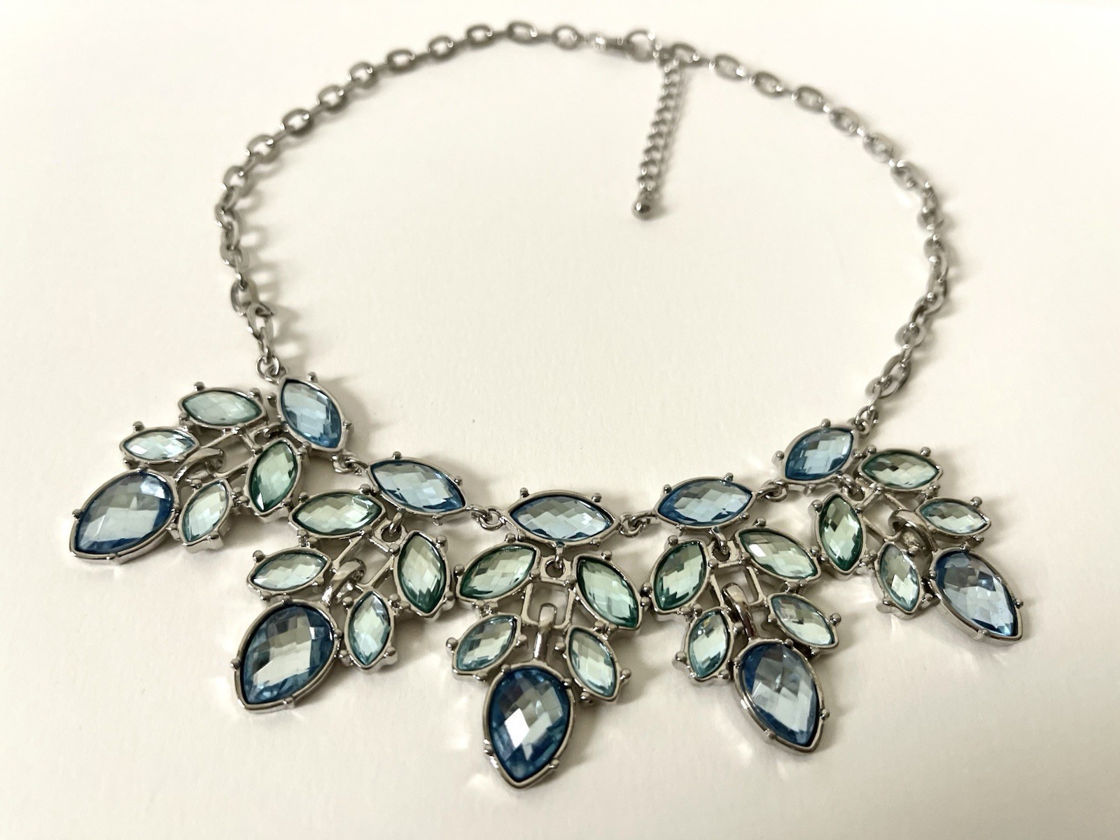 16.5-18.5″ Blue & Teal Silver Tone Finish Statement Bib Necklace w Rhinestones